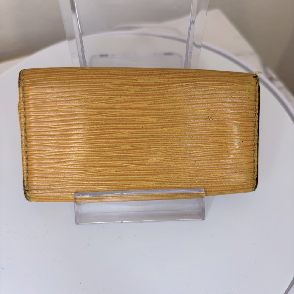 Louis Vuitton Yellow Epi Leather Key‎ Holder - Picture 5 of 13
